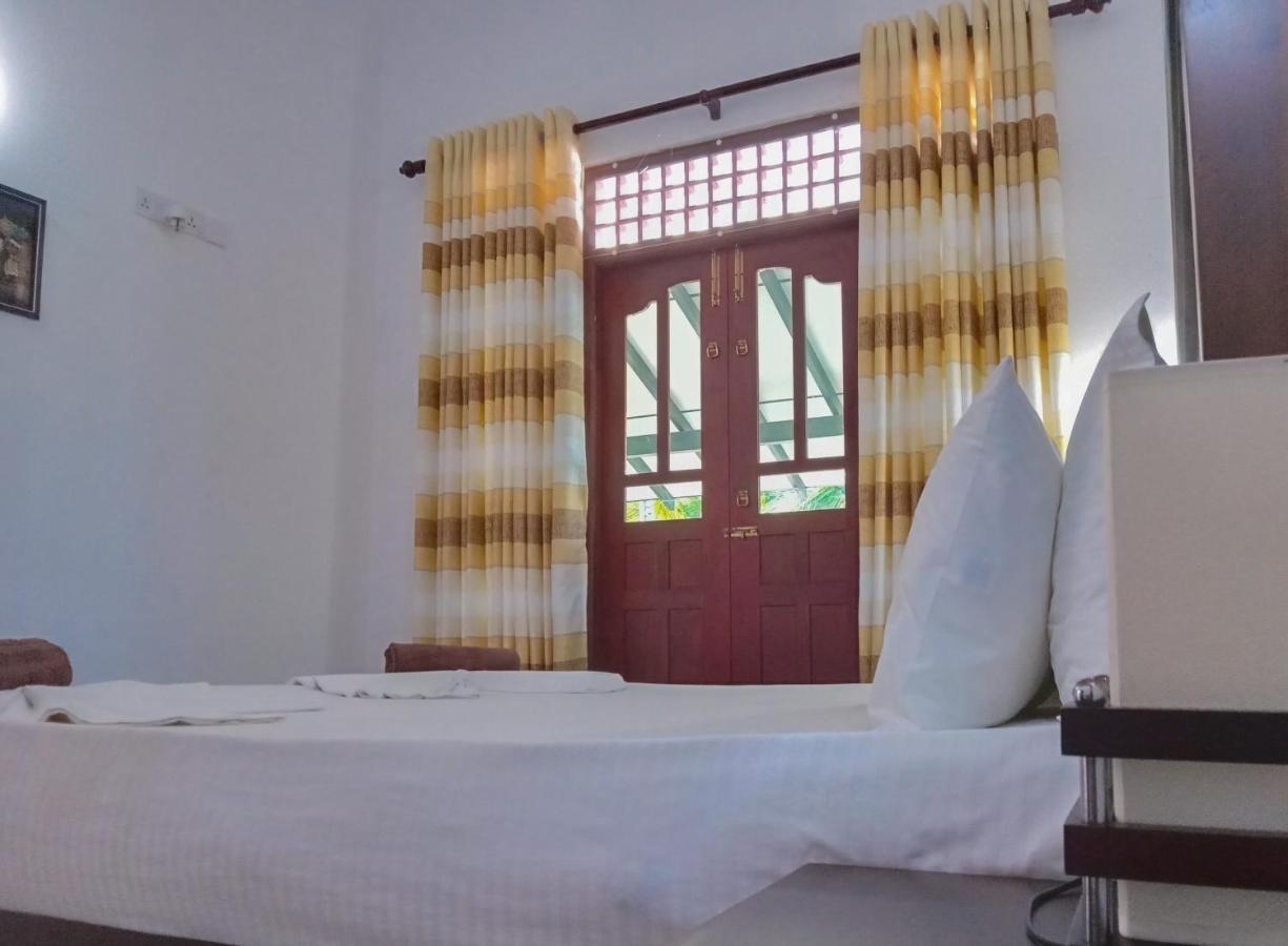 Aliya Aliya Hikkaduwa Hotel Exterior photo
