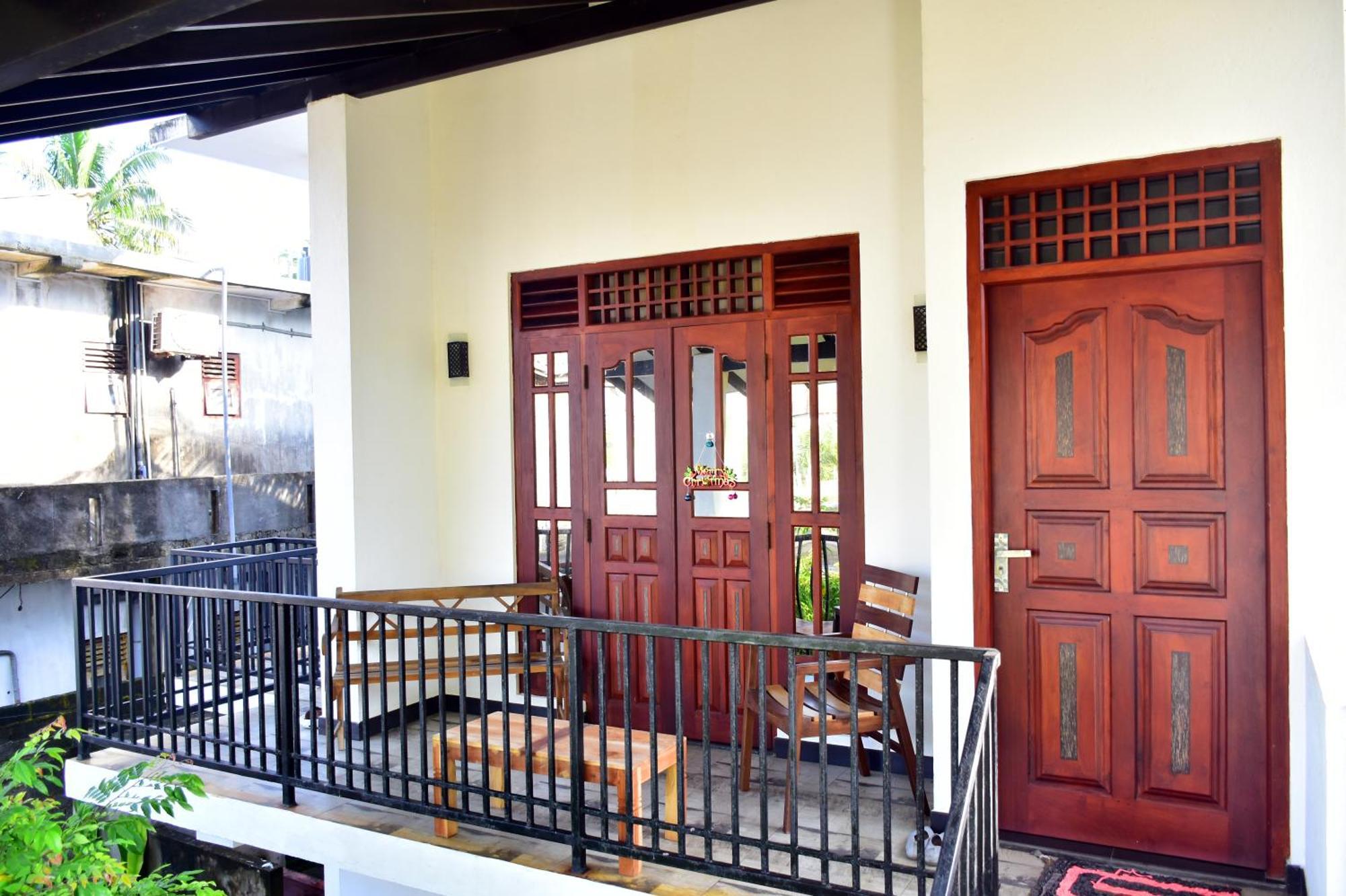 Aliya Aliya Hikkaduwa Hotel Exterior photo