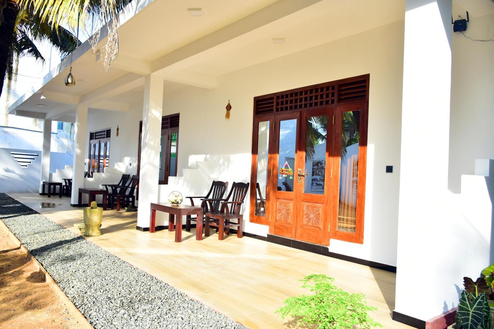Aliya Aliya Hikkaduwa Hotel Exterior photo