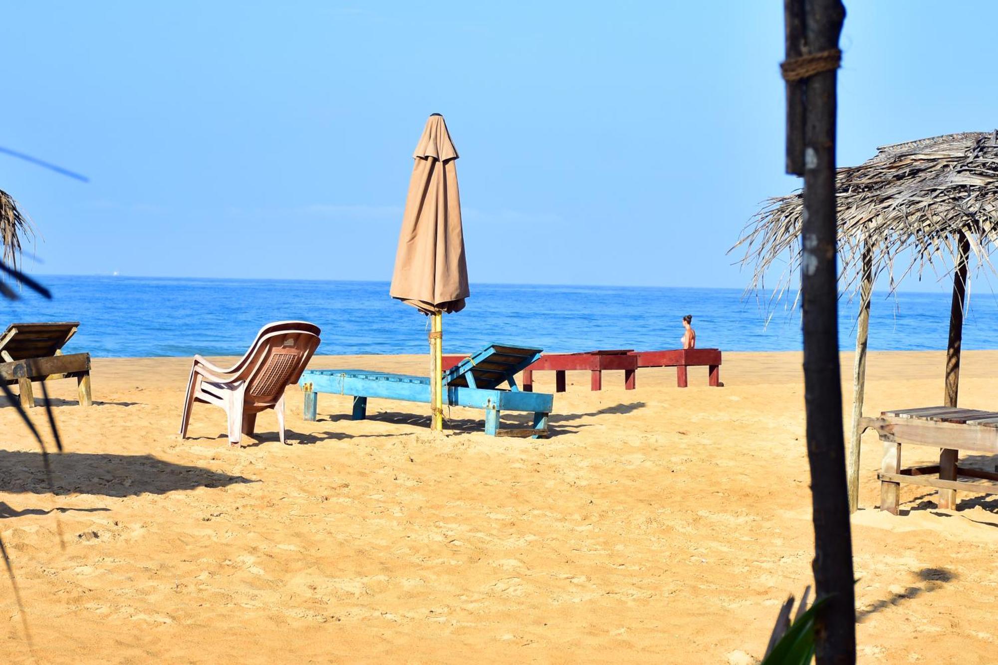 Aliya Aliya Hikkaduwa Hotel Exterior photo
