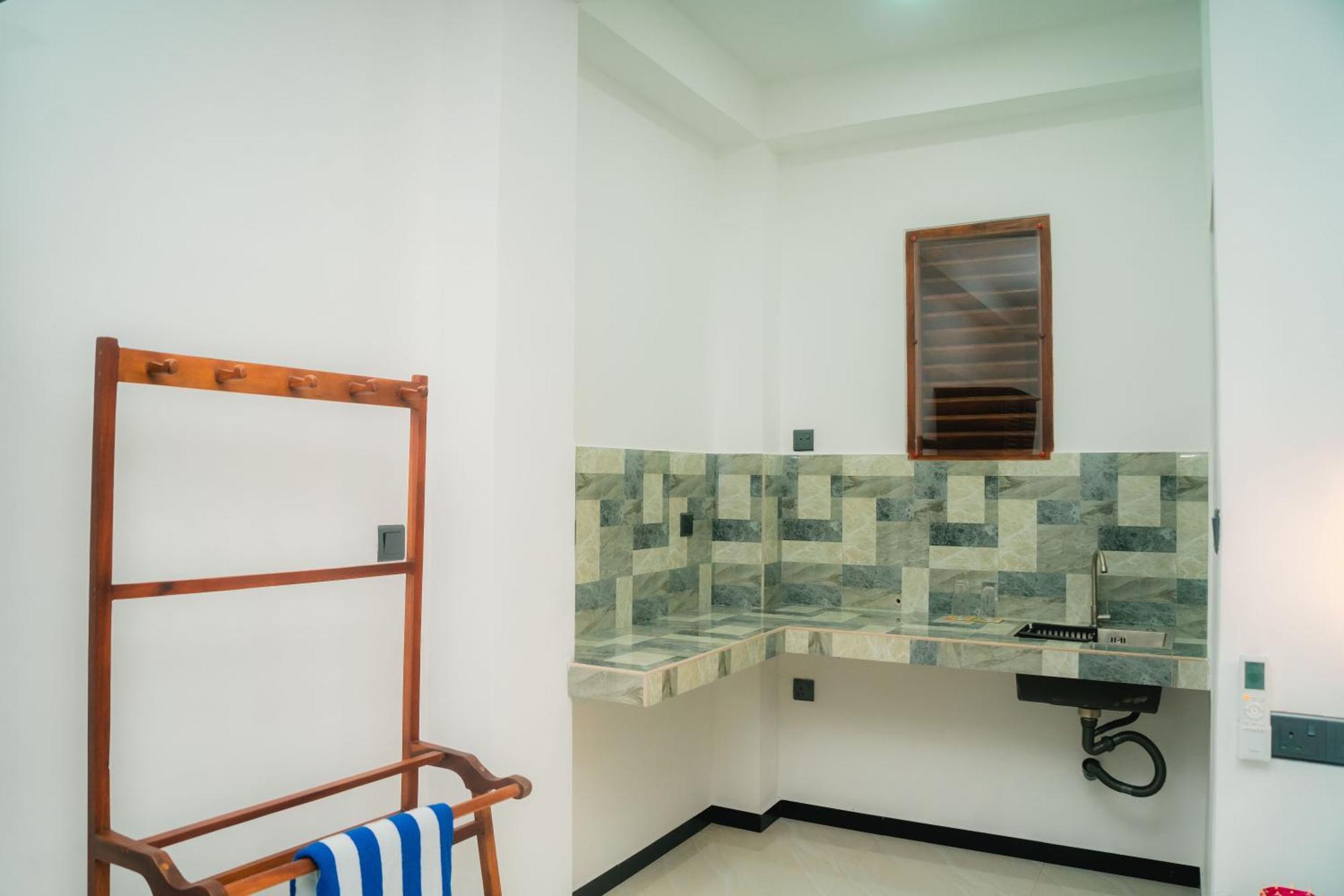 Aliya Aliya Hikkaduwa Hotel Exterior photo