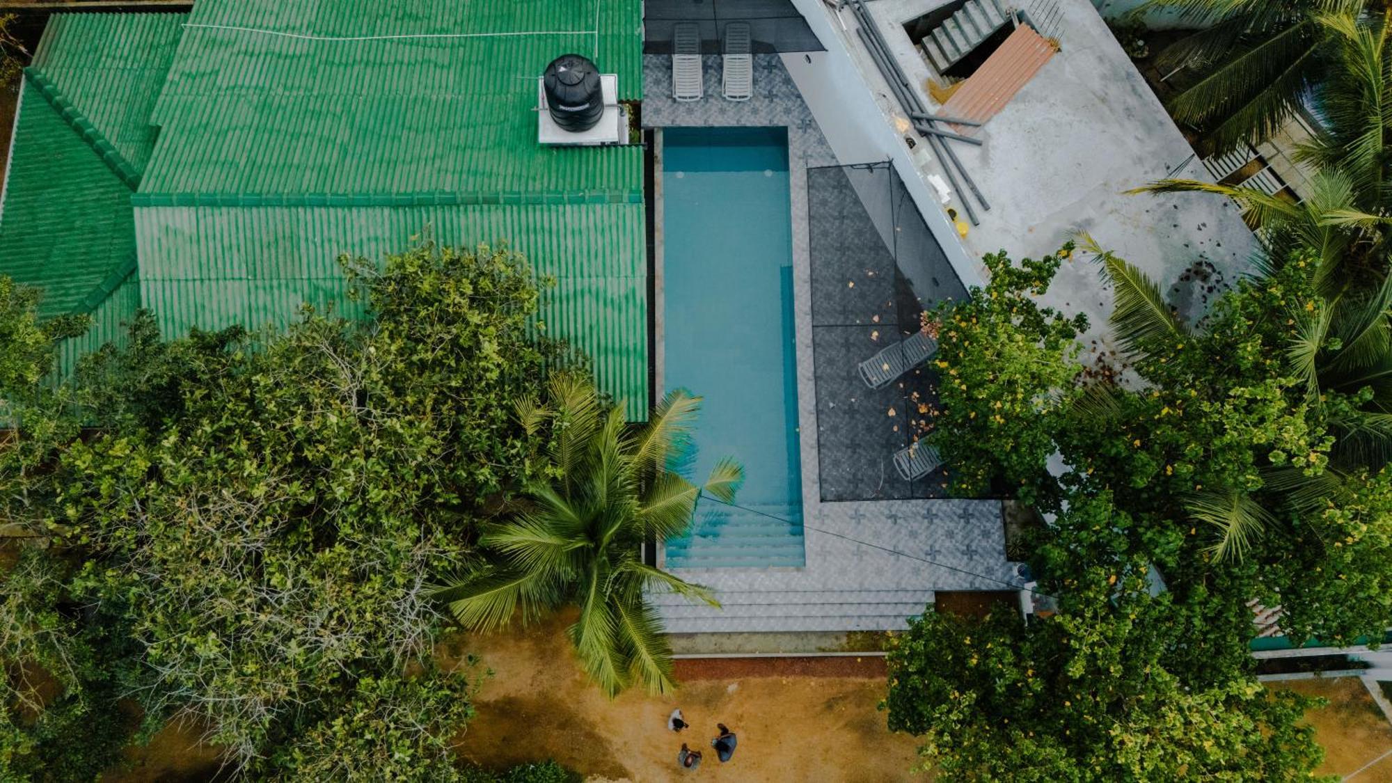 Aliya Aliya Hikkaduwa Hotel Exterior photo
